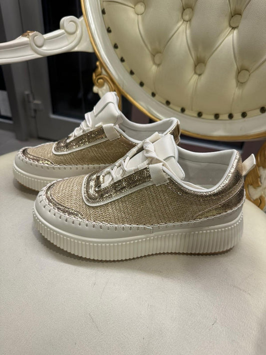 Sneaker