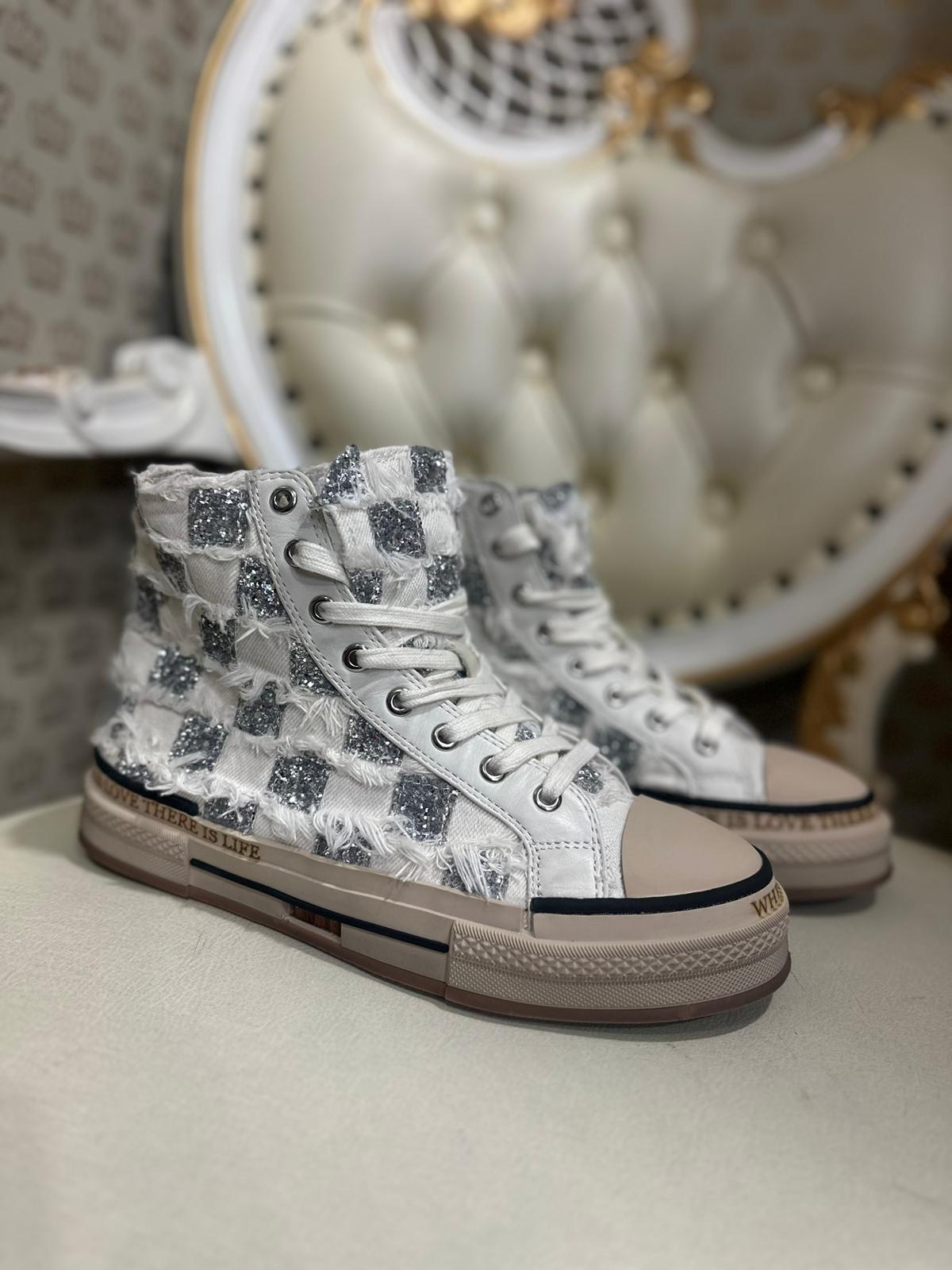 Sneaker Rebecca White
