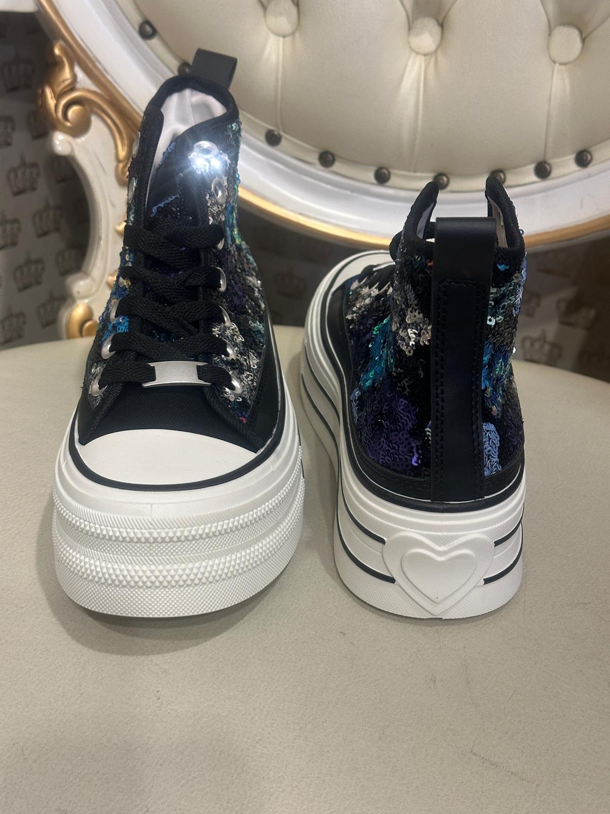 Glitzernde Sneaker