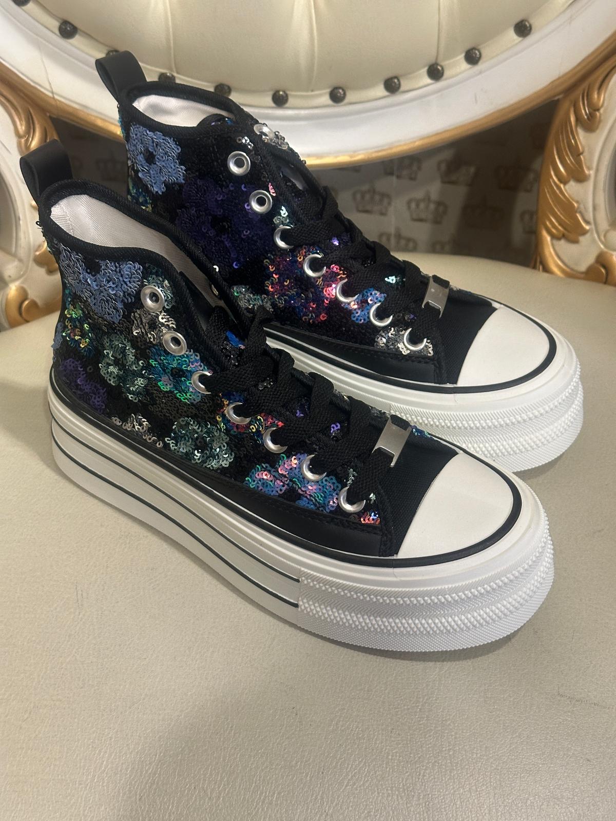 Glitzernde Sneaker