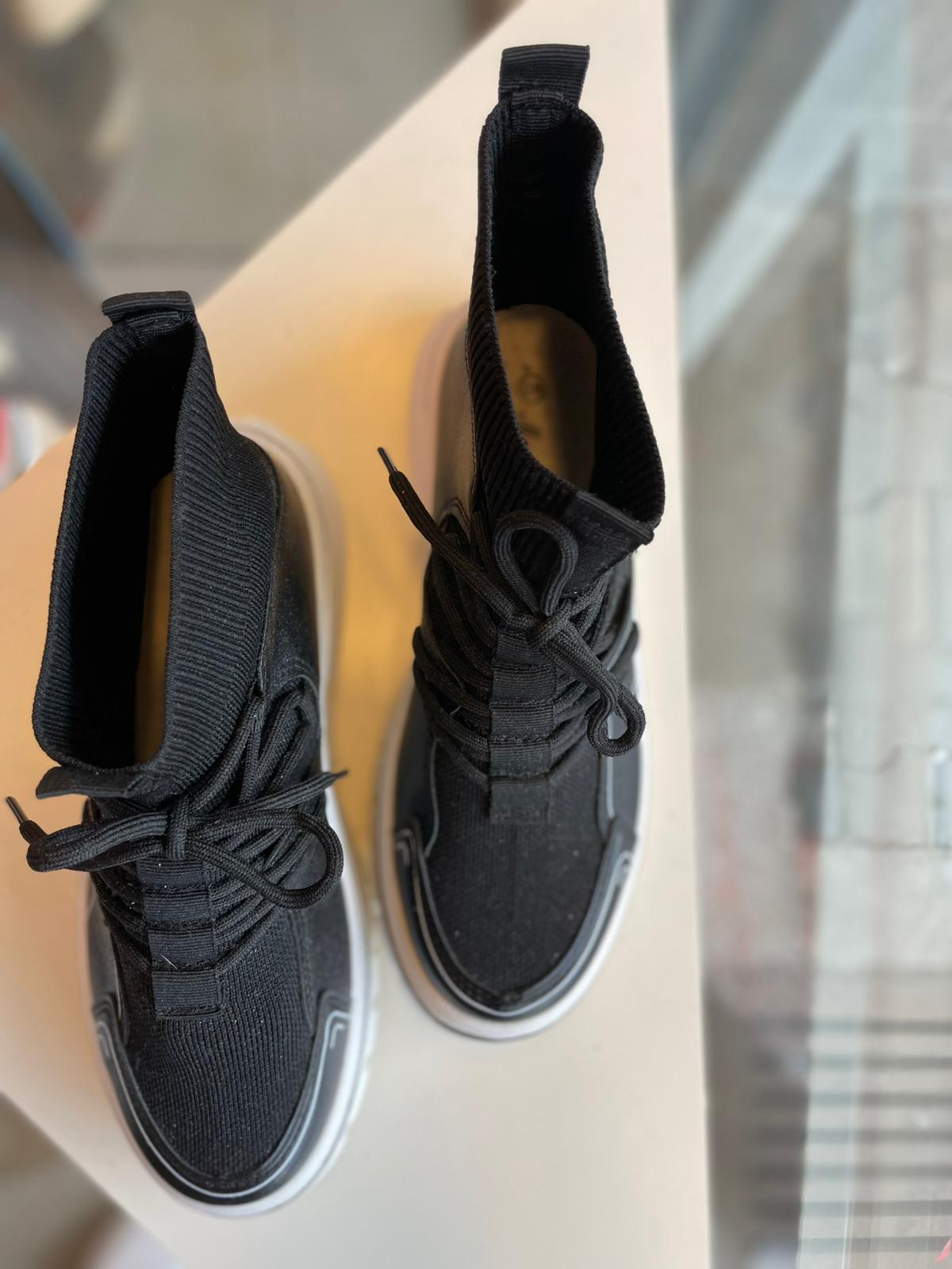 Sneaker