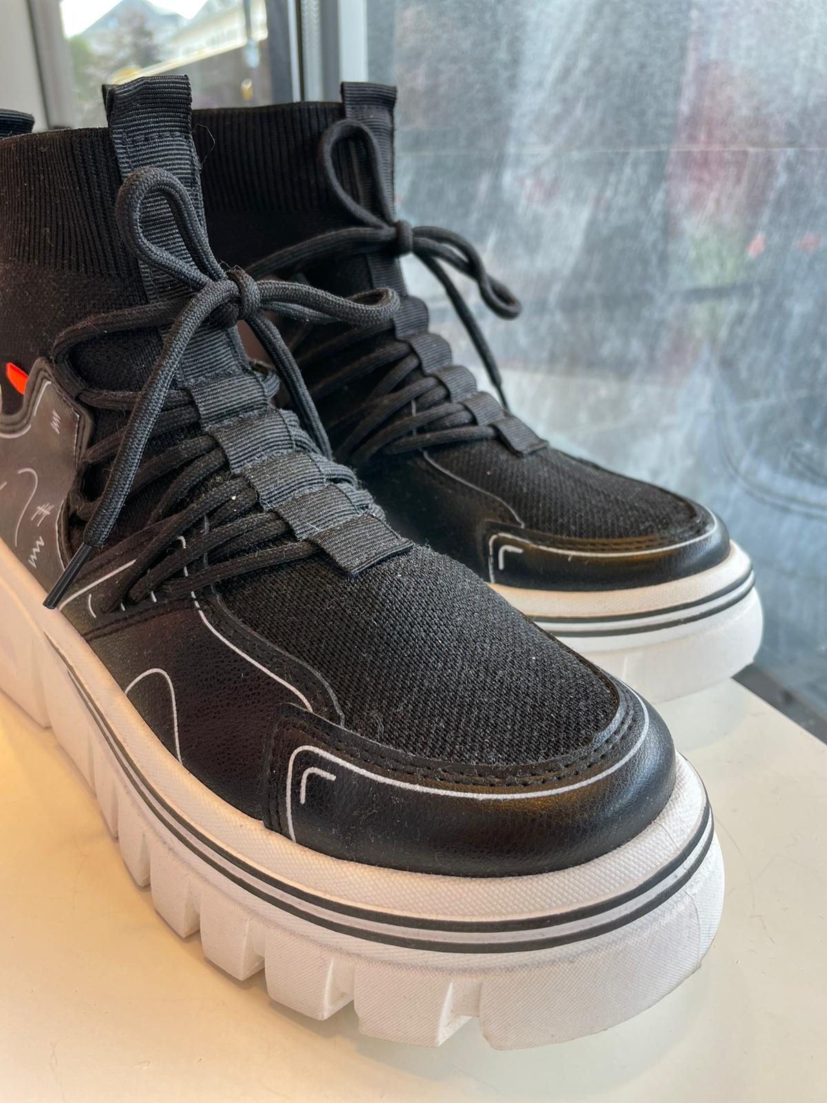 Sneaker